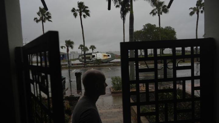 Millones se quedan sin luz en Florida tras la llegada del huracán Milton