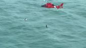 Rescatan a un hombre aferrado a una nevera en alta mar frente a la costa de Florida tras el paso de Milton (Video)