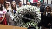 “Murió la justicia”: PRI coloca una corona de flores durante la discusión de leyes secundarias