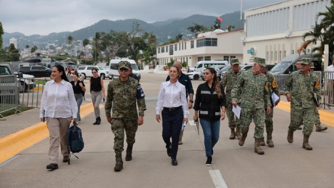 En Acapulco, Sheinbaum ordena restablecer los caminos y el abasto de agua