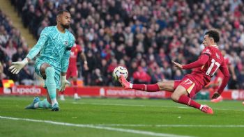 Liverpool venció 2-1 a Chelsea y el Manchester City logró un agónico triunfo ante el Wolverhampton