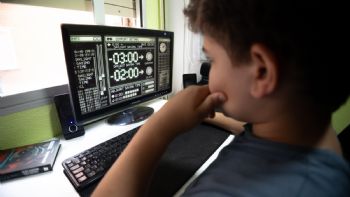 Un experto asegura que los niños son "especialmente vulnerables" a los cambios de hora