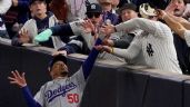 Fanático expulsado del Yankee Stadium por quitar bola del guante de Mookie Betts (Video)