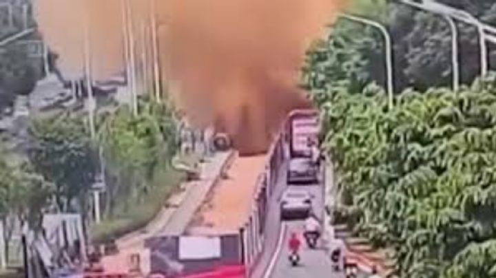 Cae “lluvia de heces fecales” tras la explosión de una tubería en una avenida (Video)