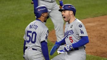 Dodgers conquistan su octava Serie Mundial en cinco juegos tras capitalizar errores de Yankees