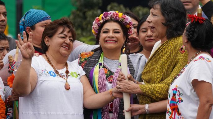 Entregan el bastón de mando a Brugada tras asumir la jefatura de gobierno de la CDMX (Video)