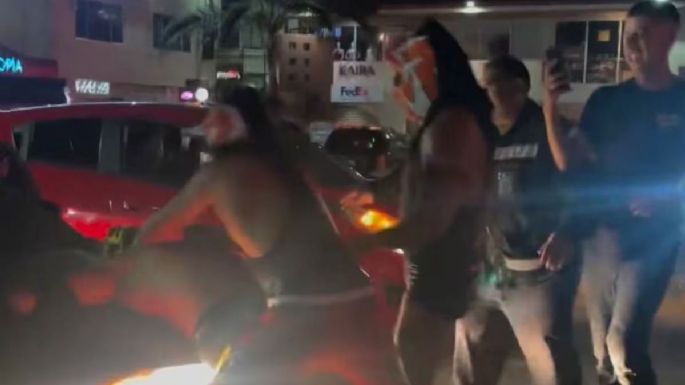 Encuentro de lucha libre se sale de control y termina en las calles de Tijuana (Video)