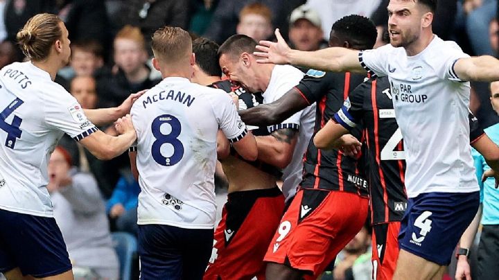 Suspenden ocho partidos a futbolista que mordió a su rival en Inglaterra (Video)