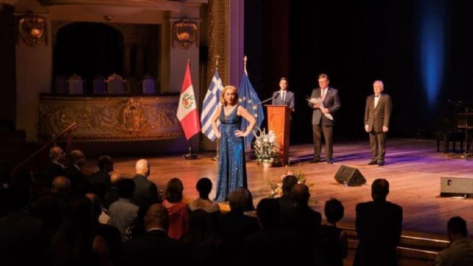 Alexandra Gravas canta “Horizontes” en Bellas Artes