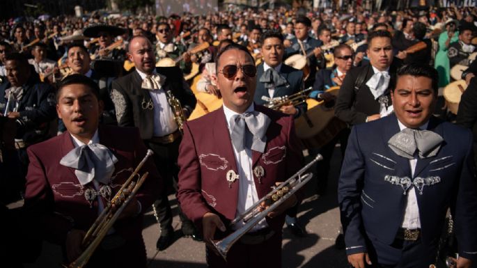 Mariachis logran récord Guinness en el Zócalo de la CDMX (Fotogalería y video)