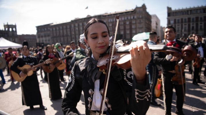 Mariachis logran récord Guinness en el Zócalo de la CDMX (Fotogalería y video)