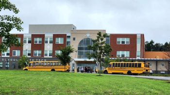 Juez bloquea ley que obliga a mostrar los Diez Mandamientos en las escuelas