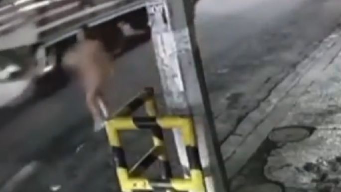 Atropellan a una mujer que caminaba desnuda por una avenida de Monterrey (Video)