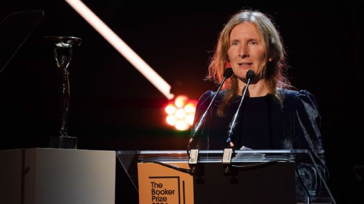 La novela 'Orbital' de la escritora británica Samantha Harvey gana el Premio Booker de ficción