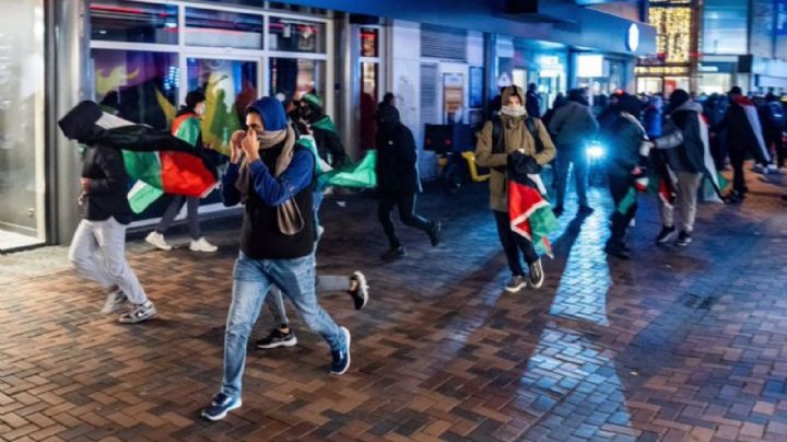 Cientos de detenidos tras una nueva noche de protestas propalestinas en Ámsterdam