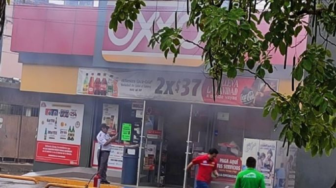 Tabasco: Atacan a policías ministeriales y queman un Oxxo (Videos)