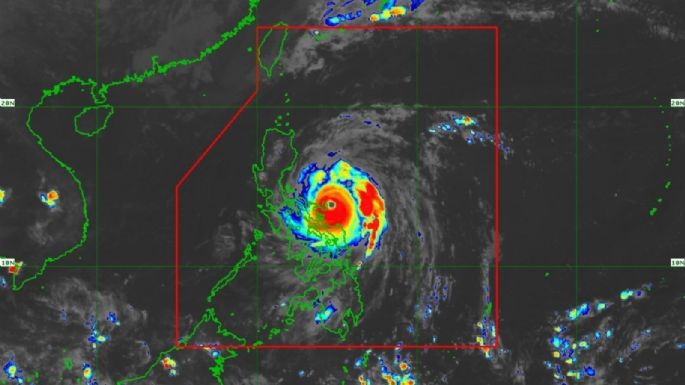 El "supertifón" 'Pepito' toca tierra en Filipinas con vientos máximos sostenidos de 200 km/h