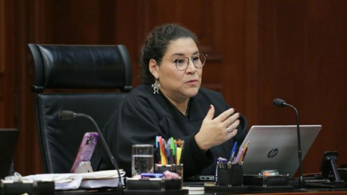 La ministra de la SCJN, Lenia Batres, presume que dejó de percibir 2 millones 915 pesos