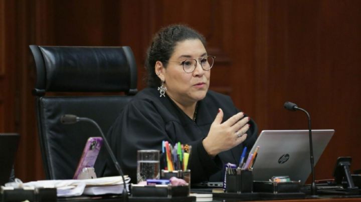 La ministra de la SCJN, Lenia Batres, presume que dejó de percibir 2 millones 915 pesos