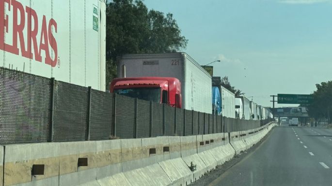 Accidentes paralizan por más de 20 horas la autopista México-Querétaro