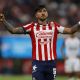 Chivas se queda sin liguilla tras perder 2-1 ante el Atlas