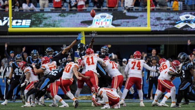 Patrick Mahomes y los Chiefs vencen 30-27 a los Panthers con el gol de campo de Shrader