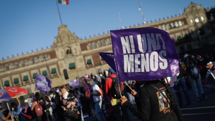 “No hemos llegado todas”, el mensaje de colectivos feministas a Sheinbaum en la marcha del 25N