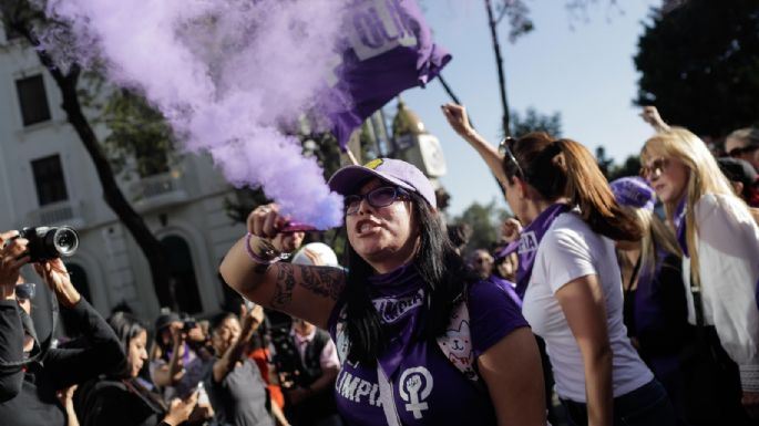 “No hemos llegado todas”, el mensaje de colectivos feministas a Sheinbaum en la marcha del 25N