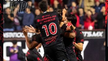 Xolos derrota 3-0 a Cruz Azul en la ida de los cuartos de final del Apertura 2024