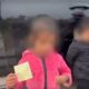 Niña de dos años, que viajaba sola, fue detenida junto a otros 60 migrantes (Video)