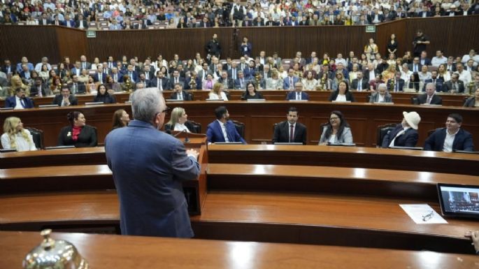 Rubén Rocha Moya rinde su tercer informe protegido por tres anillos de seguridad