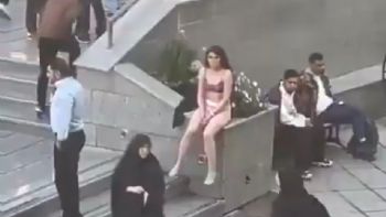 Arrestan a mujer iraní por protestar en ropa interior (Video)