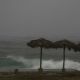 Huracán Rafael toca tierra en Cuba como potente tormenta de categoría 3 tras dejar sin luz a la isla