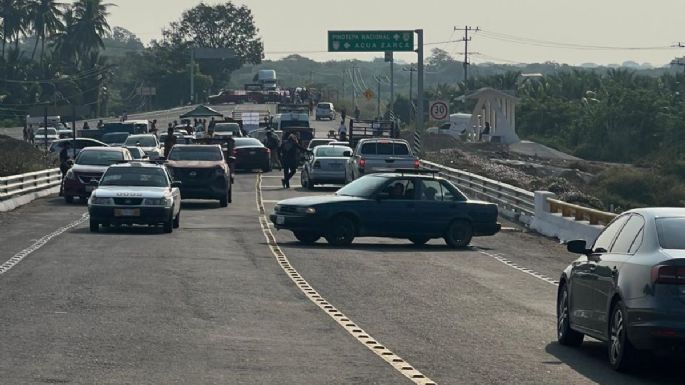 Damnificados en Guerrero bloquean carreteras y exigen apoyo urgente tras el paso del huracán John