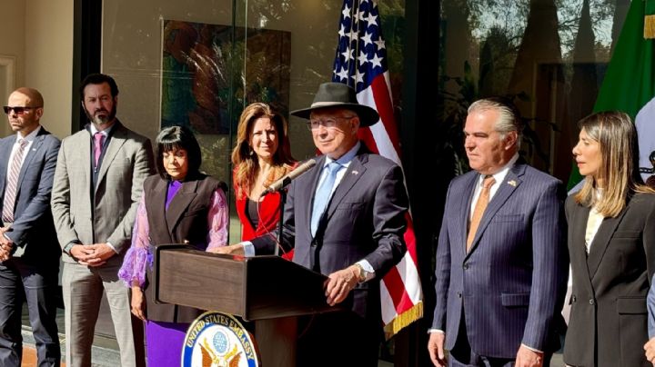 Ken Salazar celebra que México esté "desmantelando" el Cártel de Sinaloa con el "apoyo" de EU