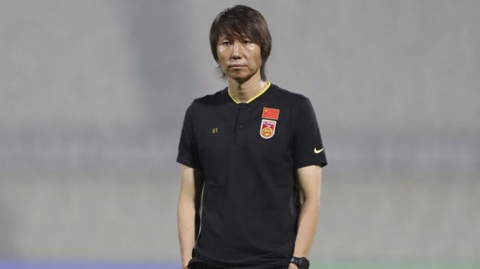 China condena a exentrenador de futbol a 20 años de cárcel por recibir sobornos