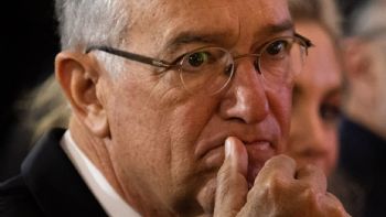 Tribunales acorralan a TV Azteca y Grupo Elektra, de Ricardo Salinas Pliego