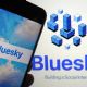 Bluesky descubre que con el crecimiento llegan también los problemas y los bots