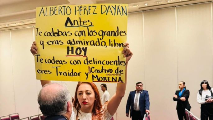 Increpan al ministro Pérez Dayán en la FIL de Guadalajara: “Antes eras admirado”