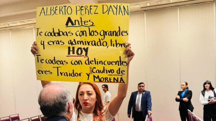 Increpan al ministro Pérez Dayán en la FIL de Guadalajara: “Antes eras admirado”