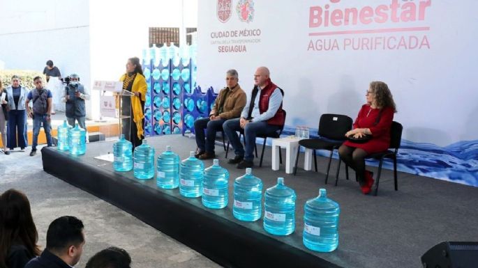 Llega a la CDMX el “Agua Bienestar”; venderán garrafones a 5 pesos