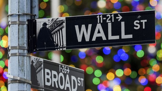 Wall Street cierra última jornada del año a la baja, pero tiene otro año récord