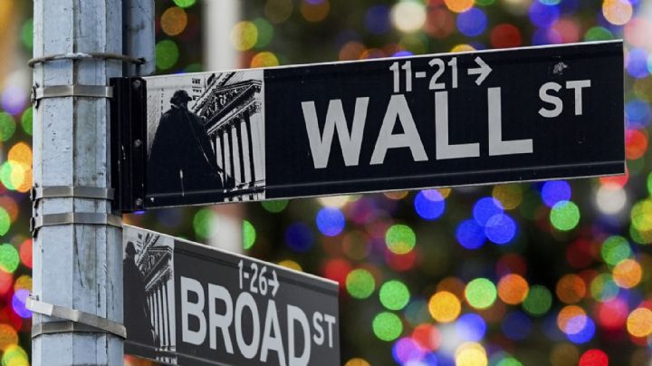 Wall Street cierra última jornada del año a la baja, pero tiene otro año récord