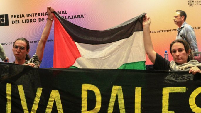 Manifestantes pro-Palestina interrumpen mesa sobre Medio Oriente en la FIL de Guadalajara (Videos)