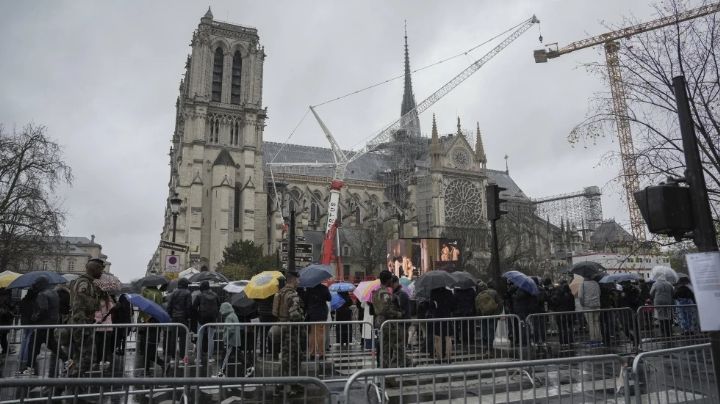 Con música revivió la esperanza de paz desde Nuestra Señora de París