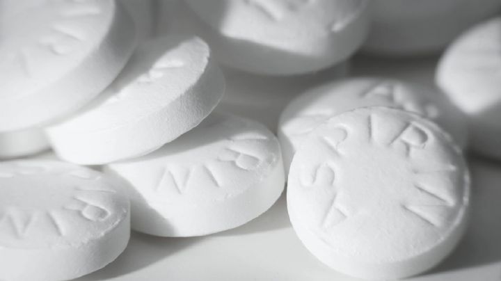 Aspirina y omeprazol pueden causar graves daños a la salud si se consumen en exceso: expertos