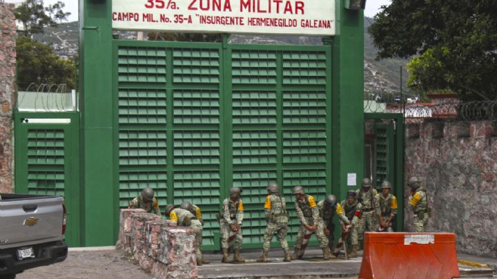 Caso Ayotzinapa: Por delincuencia organizada, ordenan capturar a los ocho militares recién liberados