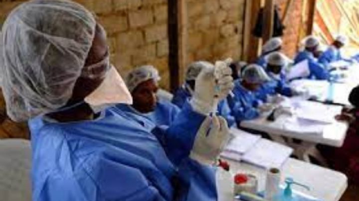 La vacuna contra el ébola reduce el riesgo de infección y disminuye a la mitad la mortalidad tras la infección