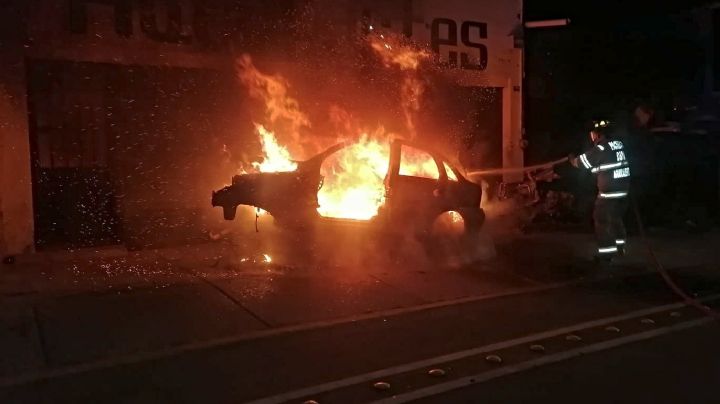 Sujetos queman al menos ocho vehículos en Aguascalientes este fin de semana
