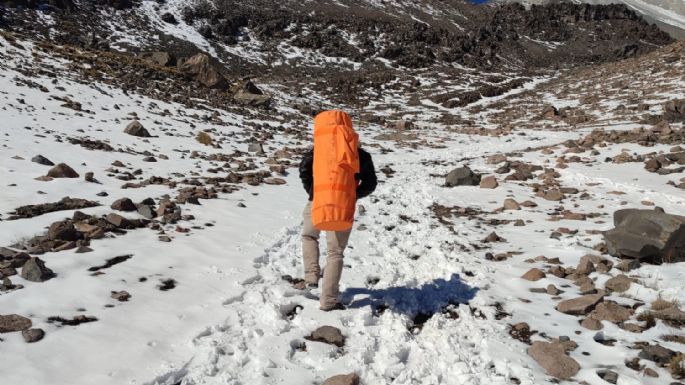 Rescatan a tres alpinistas en el Pico de Orizaba; sigue la búsqueda de Luis, el guía del grupo